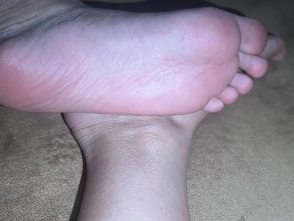 脚模面试脸足同框套路系列-180 高颜值红白脚 [5V/71M]插图1