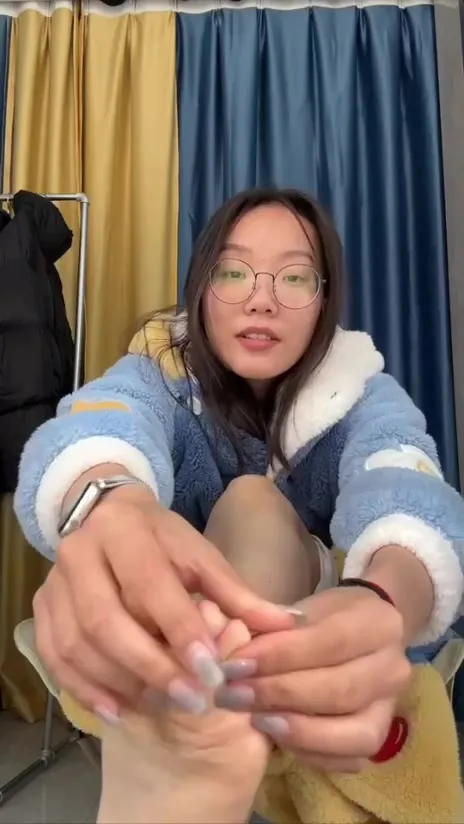 脚模面试脸足同框套路系列-188 [15V/173M]插图3