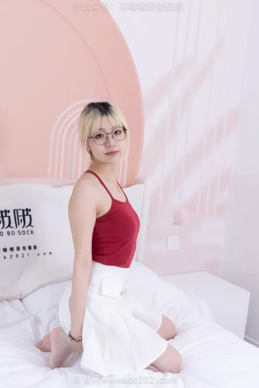 [BoBoSocks袜啵啵]NO.612 小甜豆-高跟鞋、油亮薄白丝[150P/1V/5.44GB]-无料摄影圈