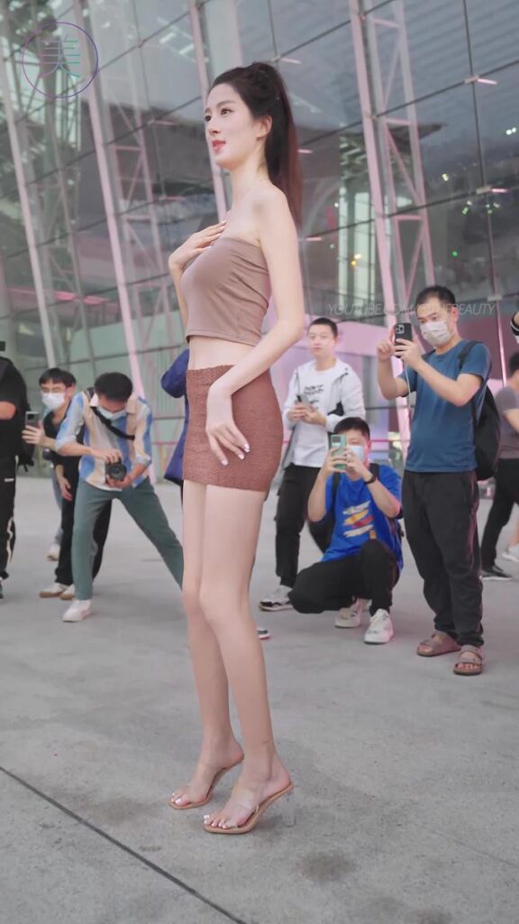 NO.0812 2023 广州车展 Racing Model 车模抖音网红随拍64[1V/324MB]插图