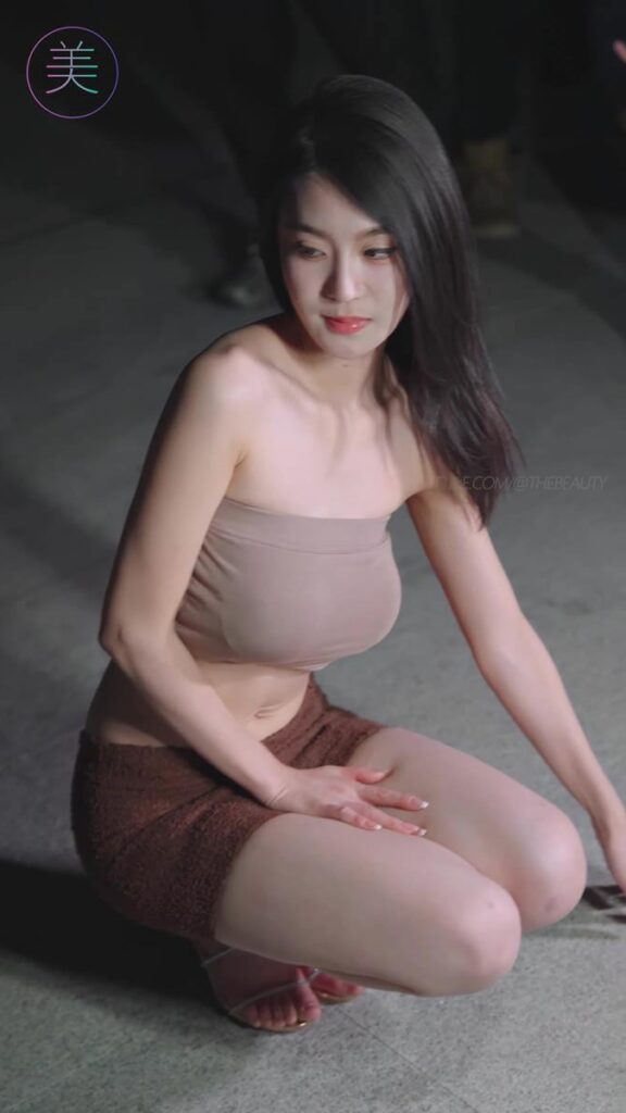 NO.0876 2023 广州车展 Racing Model 车模抖音网红随拍98[1V/247MB]插图2