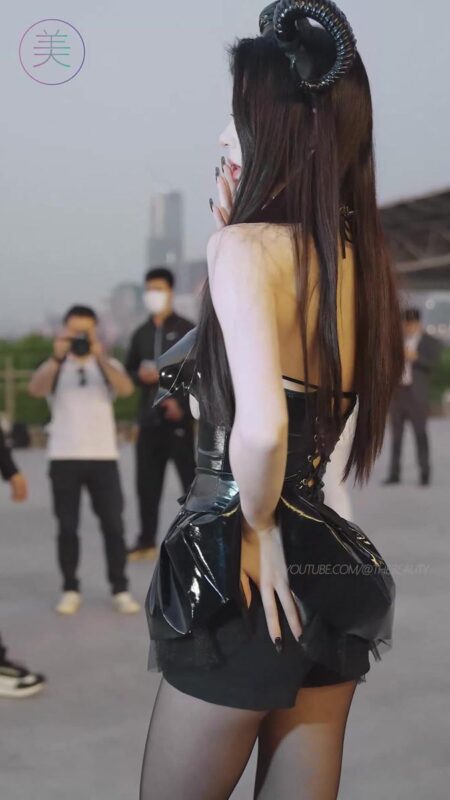 NO.0957 2023 广州车展 Racing Model 车模抖音网红随拍129[1V/200MB]-无料摄影圈