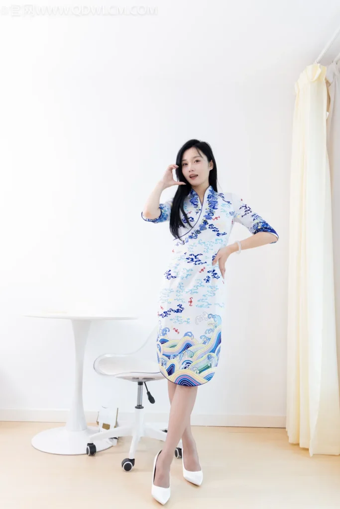 物恋传媒 NO.2513 橙子-旗袍、高跟鞋、薄灰丝[158P/1V/4.16GB]插图1