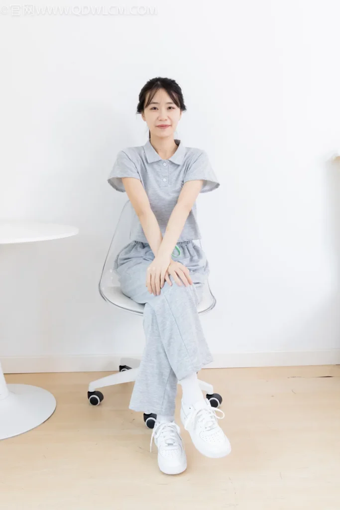 物恋传媒 NO.2518 菜菜-板鞋、厚白丝、裤里丝[161P/1V/4.36GB]插图2