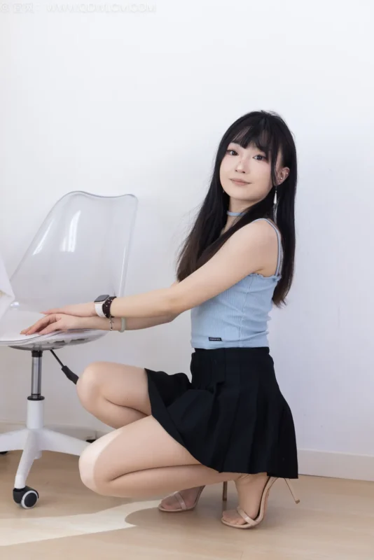 物恋传媒 NO.2524 嘟嘟-高跟鞋、帆布鞋、薄肉丝、裸足[160P/1V/3.69GB]-无料摄影圈