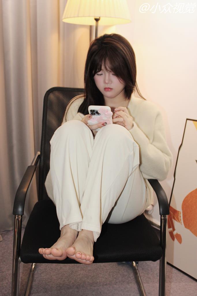 小众视觉 022-小薯条黑色高跟［107P/1.28G］插图