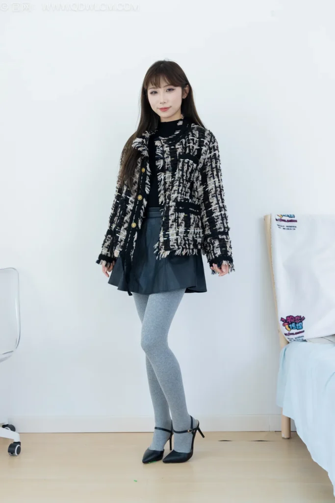 物恋传媒 NO.2531 泡泡-高跟鞋、厚灰丝[165P/1V/4.21GB]插图1