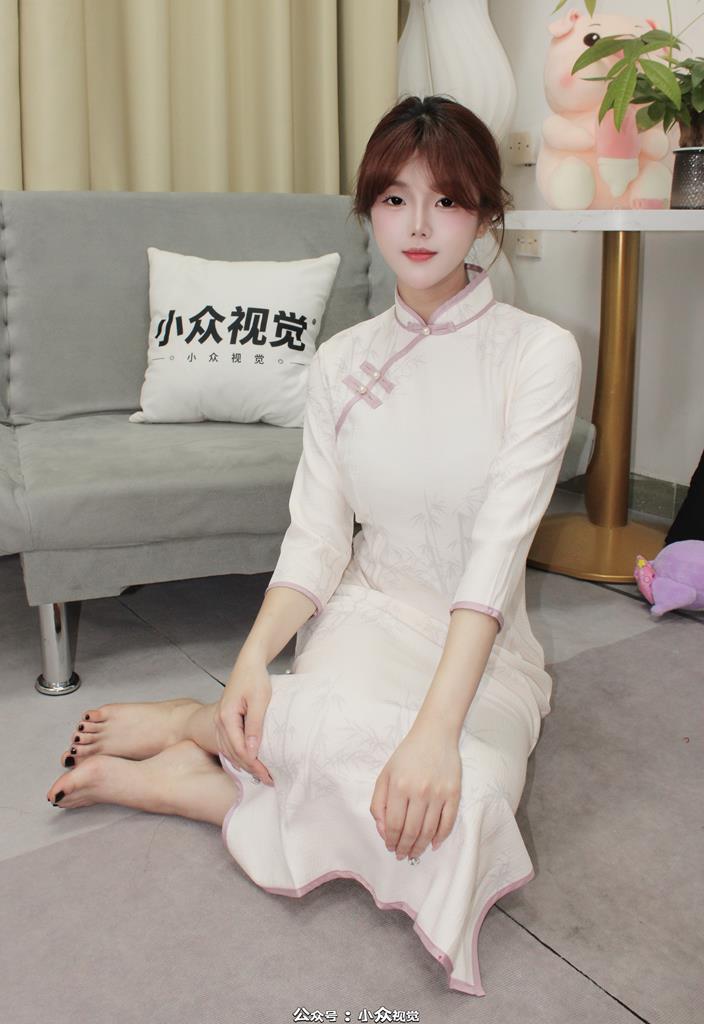 小众视觉 040-小薯条长款旗袍尖头高跟鞋（足底版） [98P/1V/4.11G]插图2