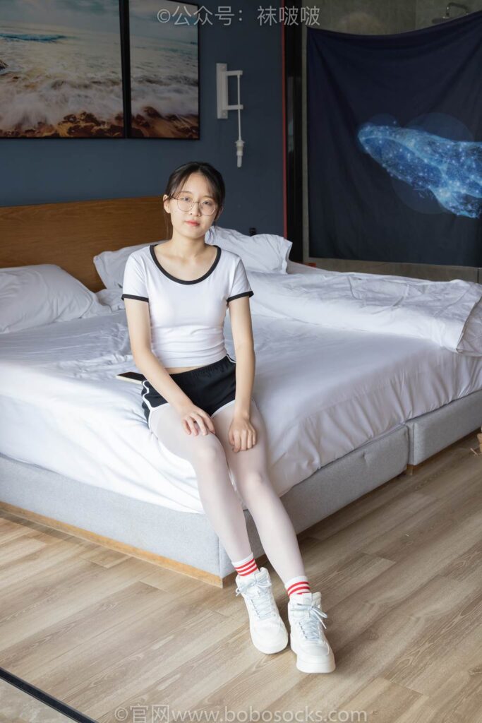 [BoBoSocks袜啵啵]积分限定作品 NO.004 熊熊-板鞋、白棉袜、白丝[139P/1V/6.71GB]插图1