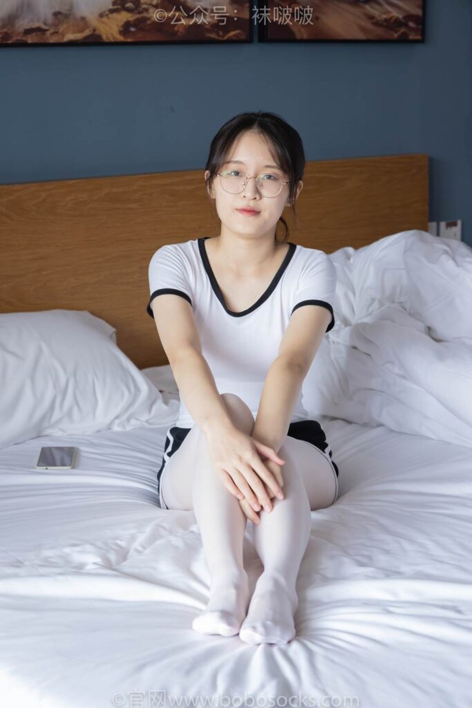 [BoBoSocks袜啵啵]积分限定作品 NO.004 熊熊-板鞋、白棉袜、白丝[139P/1V/6.71GB]插图