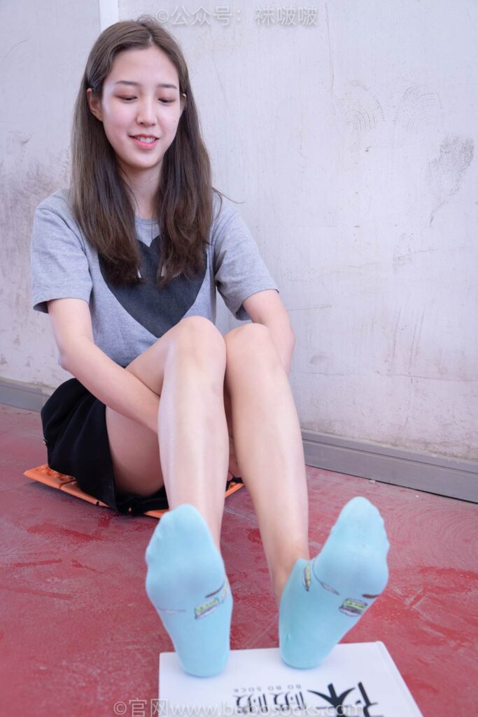 [BoBoSocks袜啵啵]积分限定作品 NO.006 泡芙-板鞋、天蓝色短棉袜、裸足[138P/1.16GB]插图