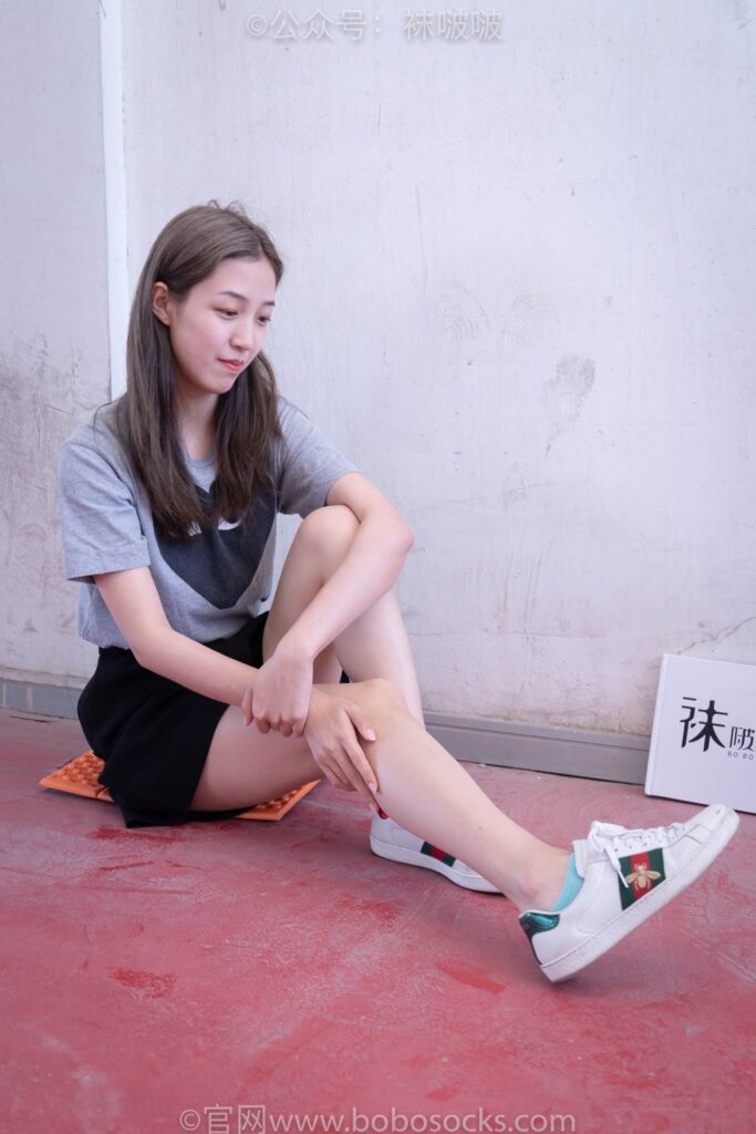 [BoBoSocks袜啵啵]积分限定作品 NO.006 泡芙-板鞋、天蓝色短棉袜、裸足[138P/1.16GB]插图2