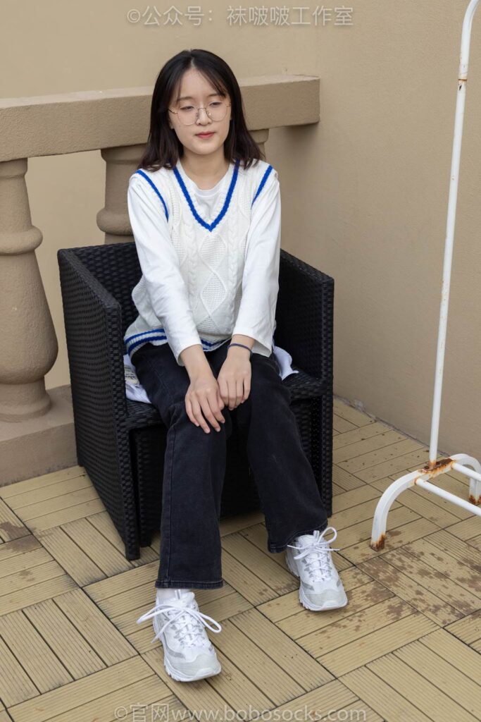 [BoBoSocks袜啵啵]积分限定作品 NO.007 熊熊-运动鞋、白棉袜、裸足[134P/2.44GB]插图2