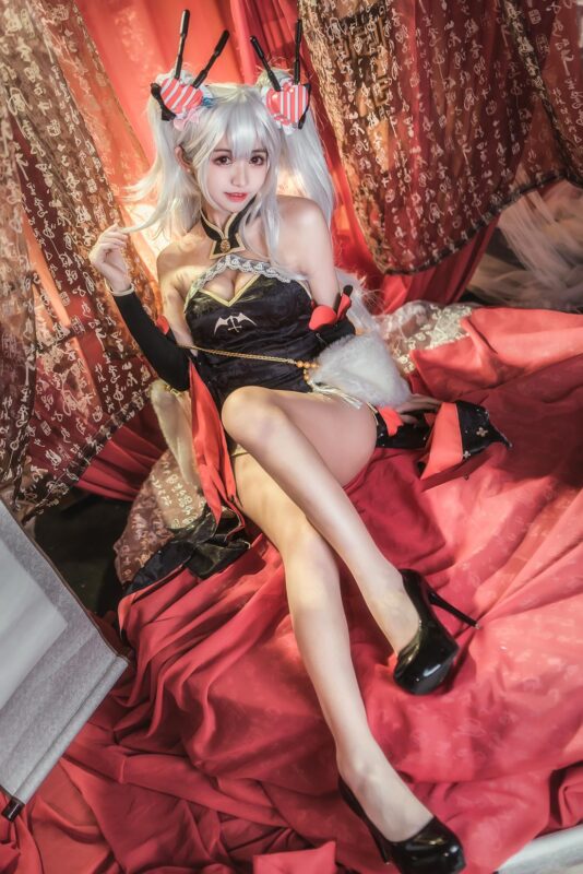 Coser鳗鱼霏儿 NO.036 碧蓝华裳 吸血鬼 [12P/175MB]-无料摄影圈