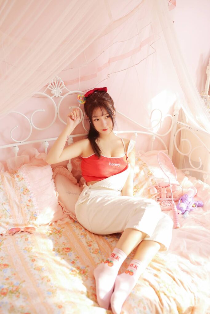 猫九酱 NO.006 红色吊带 [18P/118MB]插图3