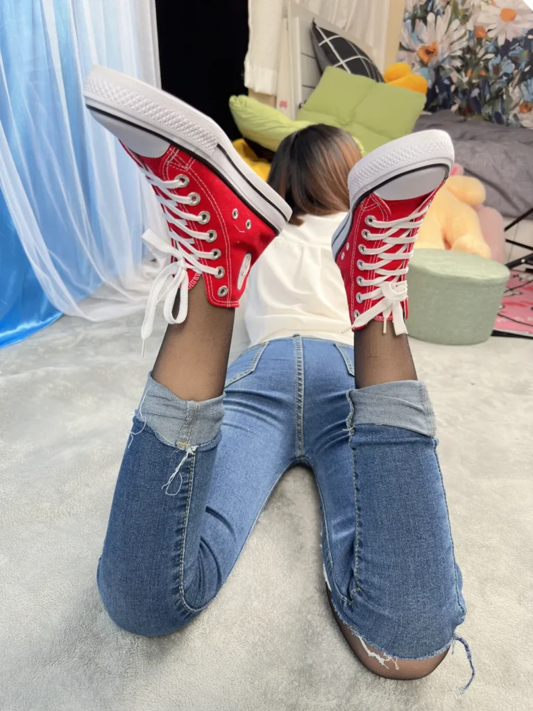 三禾摄影 NO.041 牛仔裤 黑丝 帆布鞋 高跟[239P/1V/4.16GB]插图2