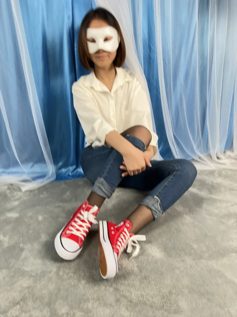 三禾摄影 NO.041 牛仔裤 黑丝 帆布鞋 高跟[239P/1V/4.16GB]插图3