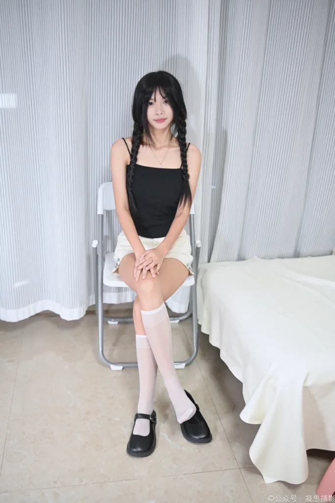 凝思摄影 NO.052 沅沅-T恤、小腿袜、小皮鞋[145P/1V/5.28GB]插图2