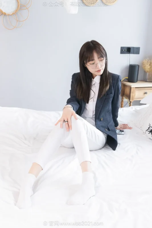 [BoBoSocks袜啵啵]NO.613 稚予-长靴、板鞋、白棉袜、裸足[160P/1V/6.28GB]-无料摄影圈