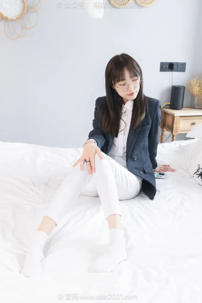 [BoBoSocks袜啵啵]NO.613 稚予-长靴、板鞋、白棉袜、裸足[160P/1V/6.28GB]插图