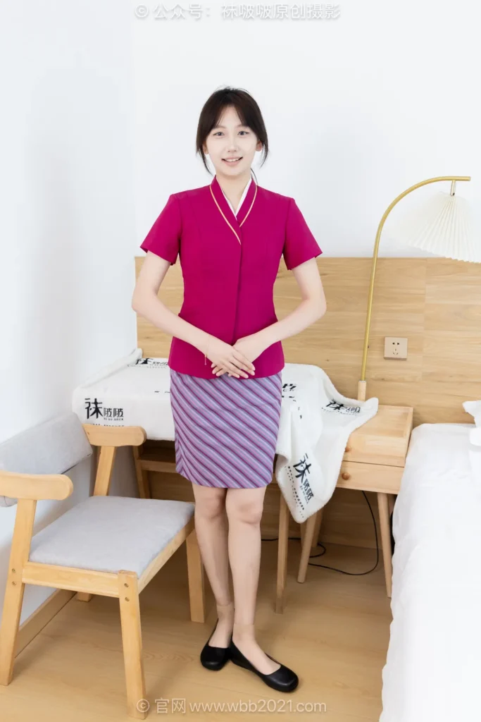 [BoBoSocks袜啵啵]NO.614 香菜-高跟凉鞋、高跟鞋、平底鞋、短肉丝、薄咖啡丝、空姐制服[178P/1V/7.26GB]插图1