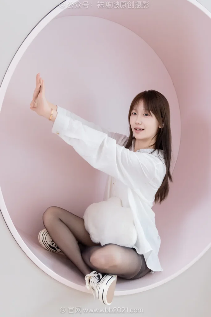 [BoBoSocks袜啵啵]NO.618 香菜-帆布鞋、薄黑丝[146P/1V/5.88GB]插图2