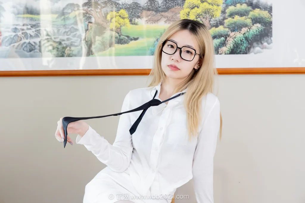 [BoBoSocks袜啵啵]NO.622 小甜豆-高跟鞋、油亮薄白丝、裸足、ol制服[170P/1V/7.74GB]插图2