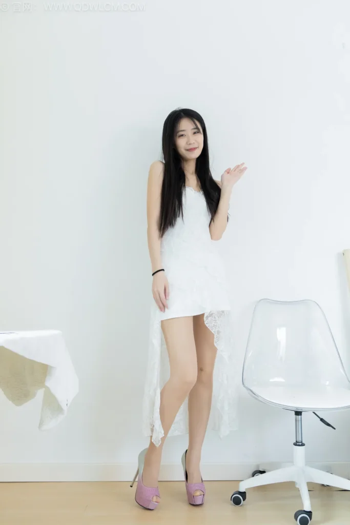 物恋传媒 NO.2538 菜菜-高跟鞋、薄肉丝[170P/1V/3.94GB]插图1