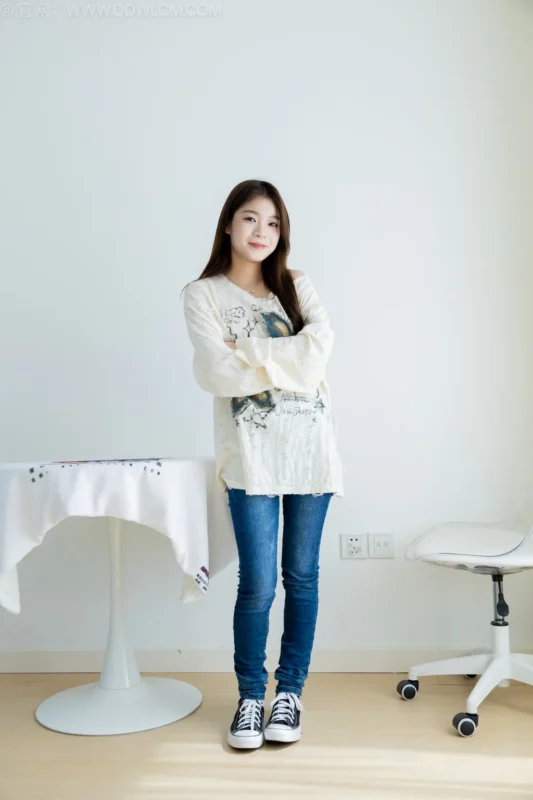 物恋传媒 NO.2544 闪闪-帆布鞋、纯白棉袜、蓝色丝、裤里丝[160P/1V/4.37GB]-无料摄影圈