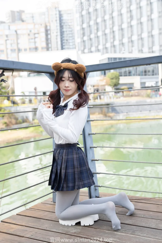 丝恋摄影 NO.009 小梦-白色衬衫 碎花短裙 灰色丝袜 白色玛丽珍[283P/1V/3.19GB]插图