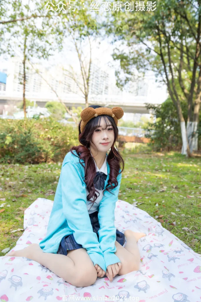 丝恋摄影 NO.014 小梦-蓝色开衫 jk短裙 肉色丝袜 白色帆布鞋[203P/1V/3.78GB]插图3