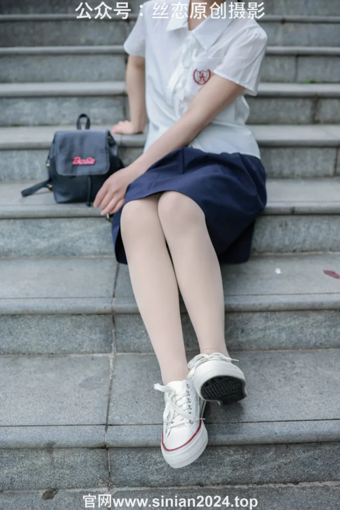 丝恋摄影 NO.016 泡芙-白色衬衫 jk短裙 肉色薄丝 白色帆布鞋[290P/1V/5.18GB]插图2