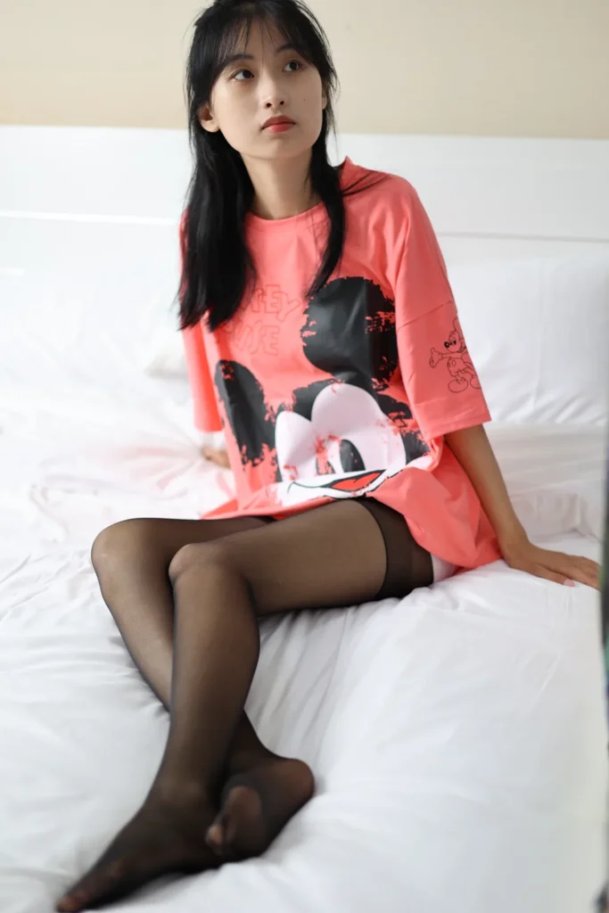 三禾摄影 NO.043 休闲短裤 黑丝 平底鞋[293P/1.46GB]插图