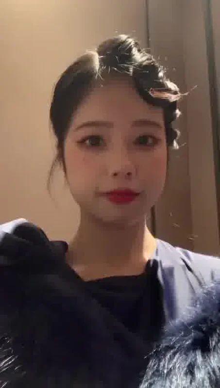 脚模面试脸足同框套路系列-206 168 43 [3V/12M]-无料摄影圈