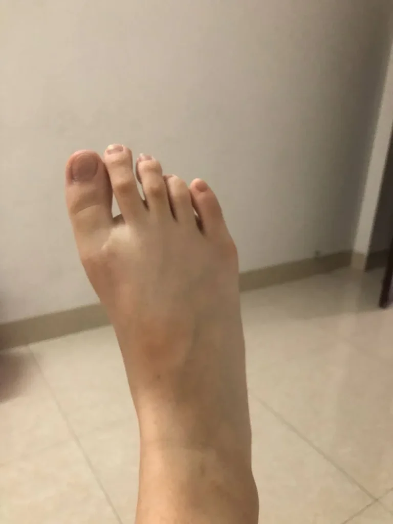 脚模面试脸足同框套路系列-207 白衣牛仔裤 [56V/258M]插图2