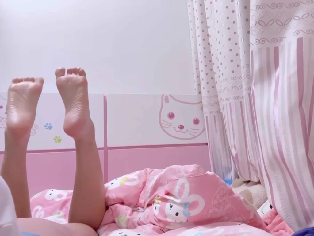 脚模面试脸足同框套路系列-208 颜值jiojio [25V/265M]插图2