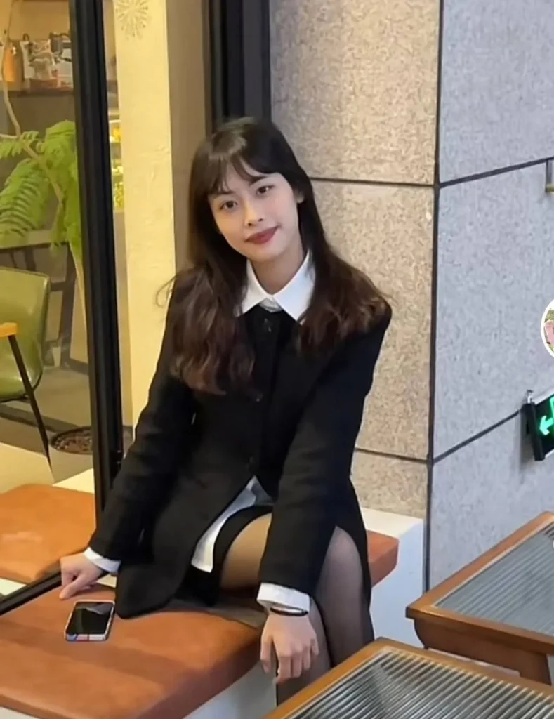 脚模面试脸足同框套路系列-216 红润脚 [8V/40M]插图4