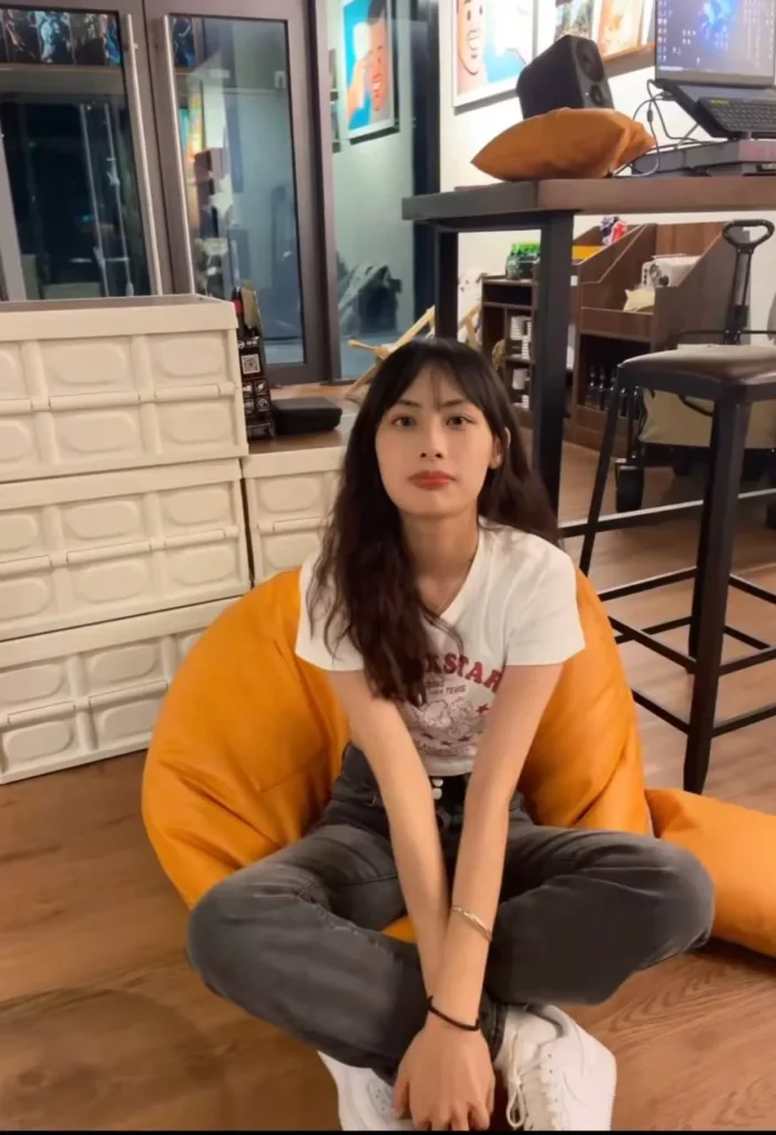 脚模面试脸足同框套路系列-216 红润脚 [8V/40M]插图1