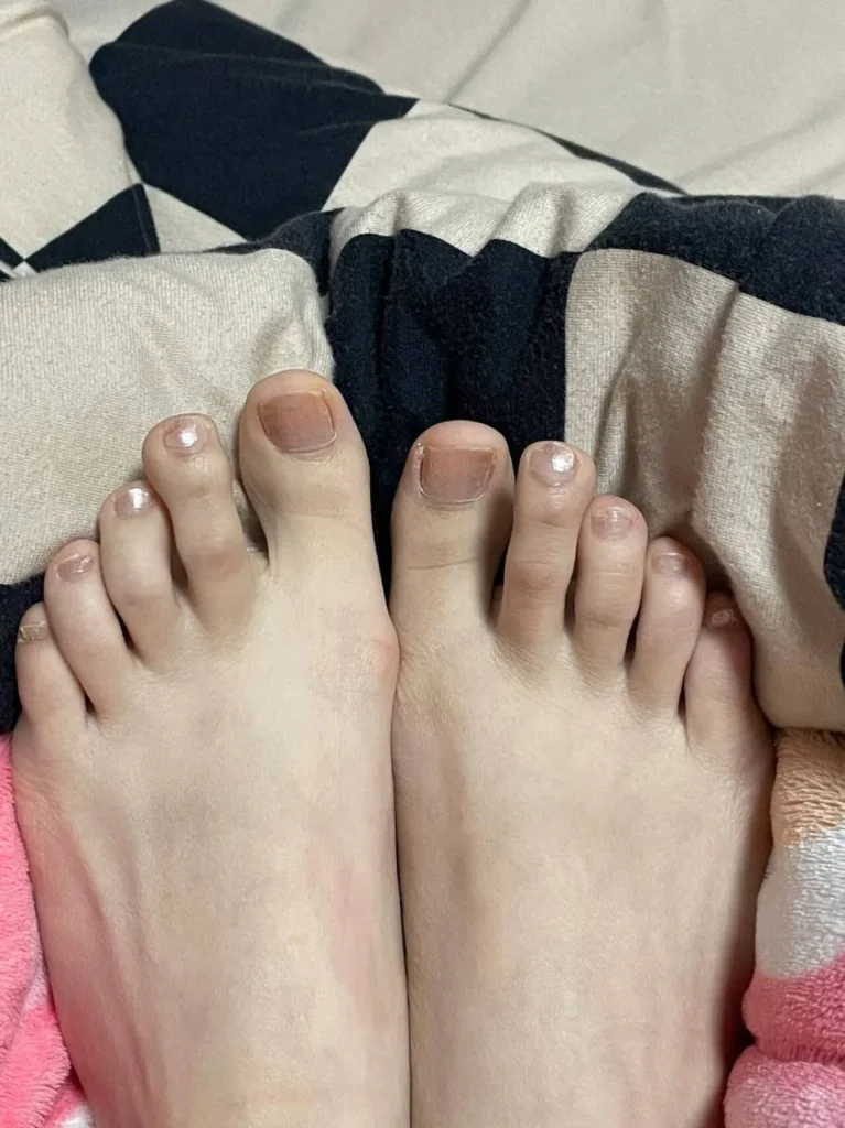 脚模面试脸足同框套路系列-216 红润脚 [8V/40M]插图2