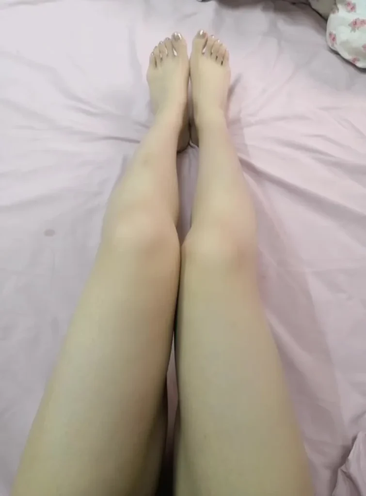 脚模面试脸足同框套路系列-222 银色指甲 [14V/97M]插图1