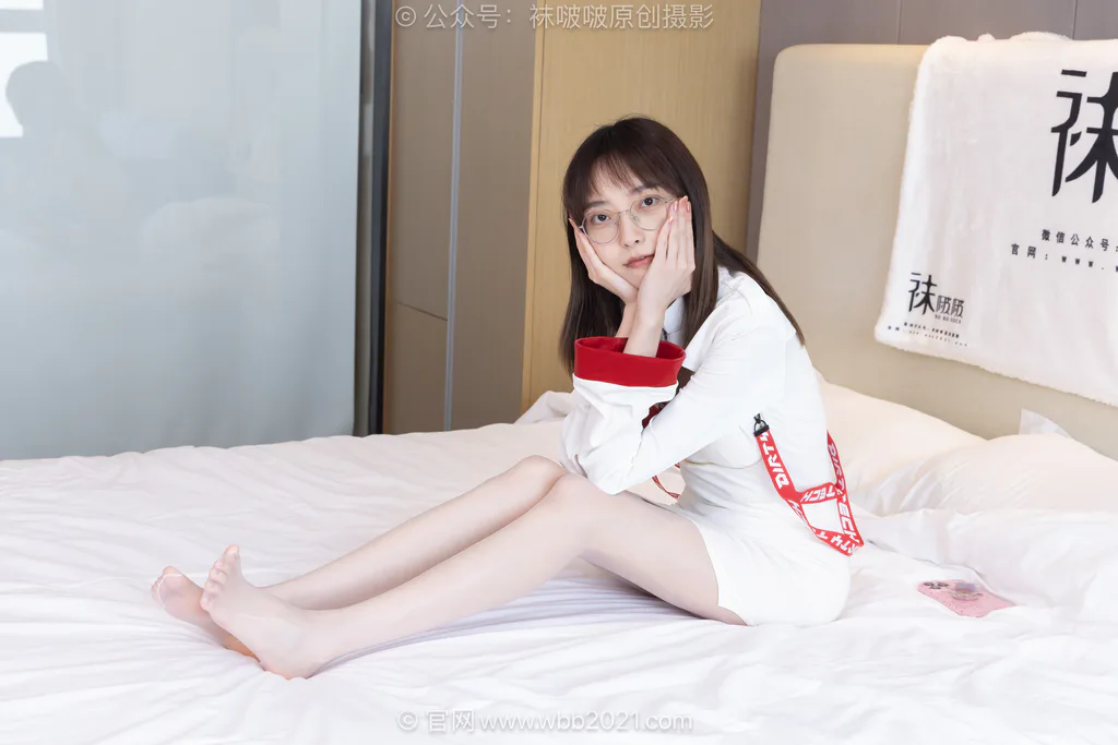 [BoBoSocks袜啵啵]NO.627 稚予-高跟鞋、板鞋、油亮薄白丝[145P/1V/5.86GB]插图1