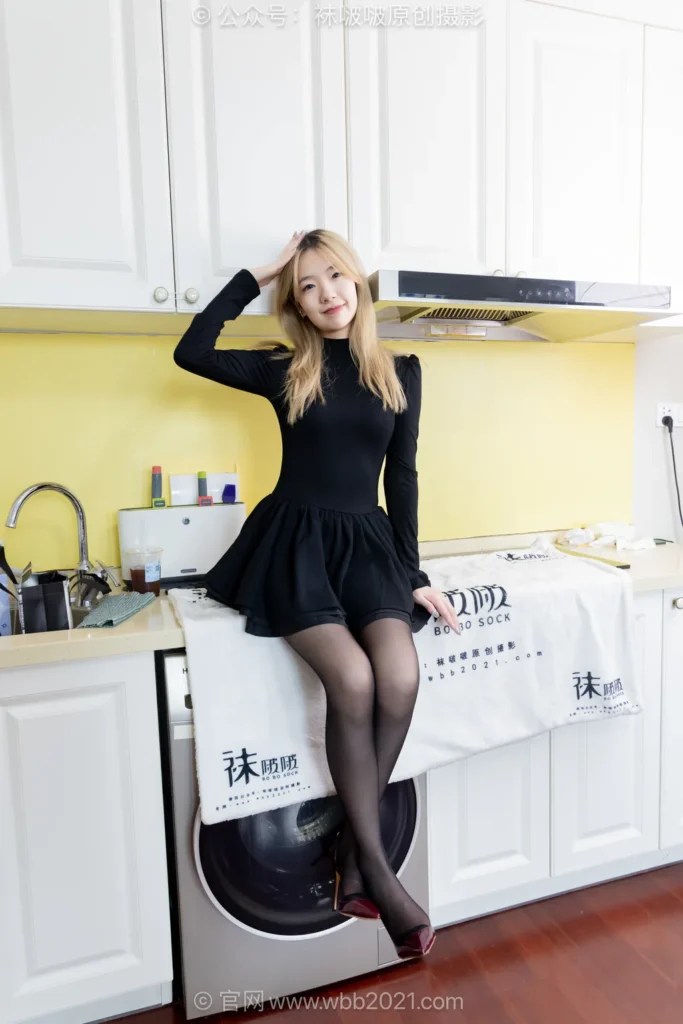 [BoBoSocks袜啵啵]NO.632 小甜豆-高跟鞋、薄黑丝、丝袜淋满精油搓脚剧情[173P/1V/8.01GB]插图2