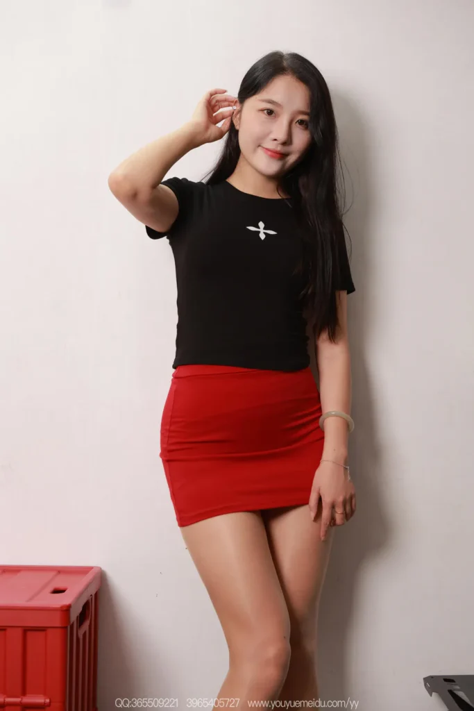 [IESS异思趣向] 2025.10.13 丝享家2183：婉萍《红辣椒》[90P/75MB]插图1