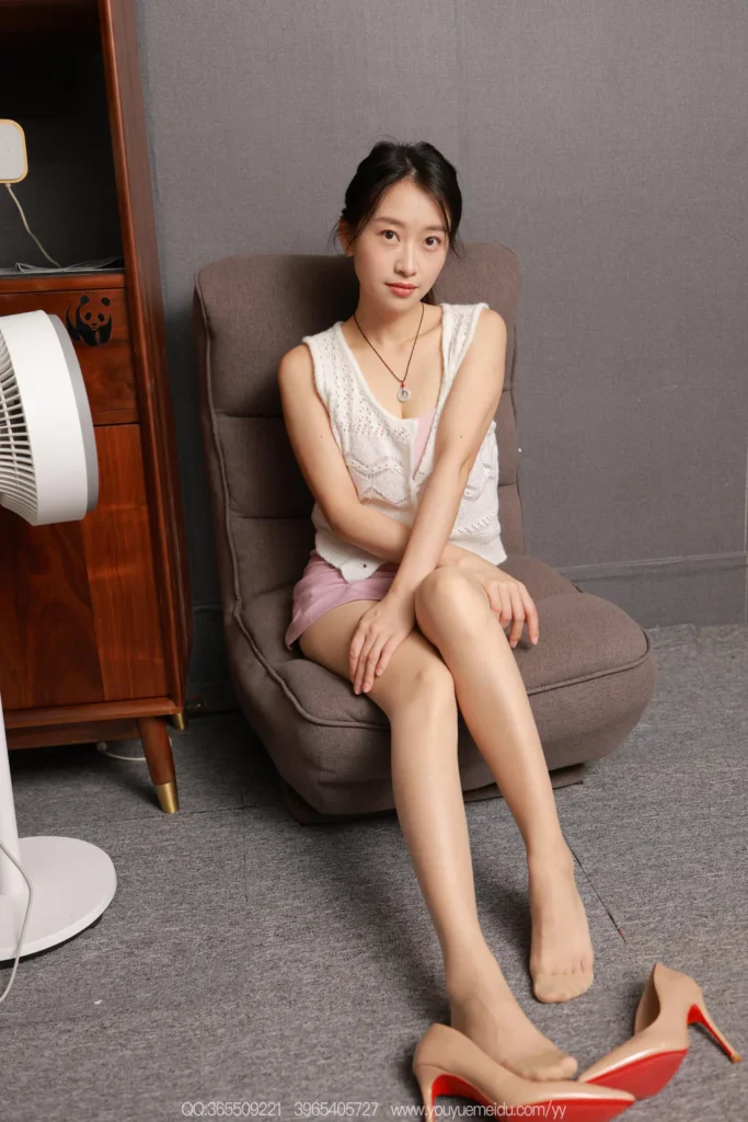 [IESS异思趣向] 2025.10.14 丝享家2184：小婕《可爱女人（下）》[89P/113MB]插图