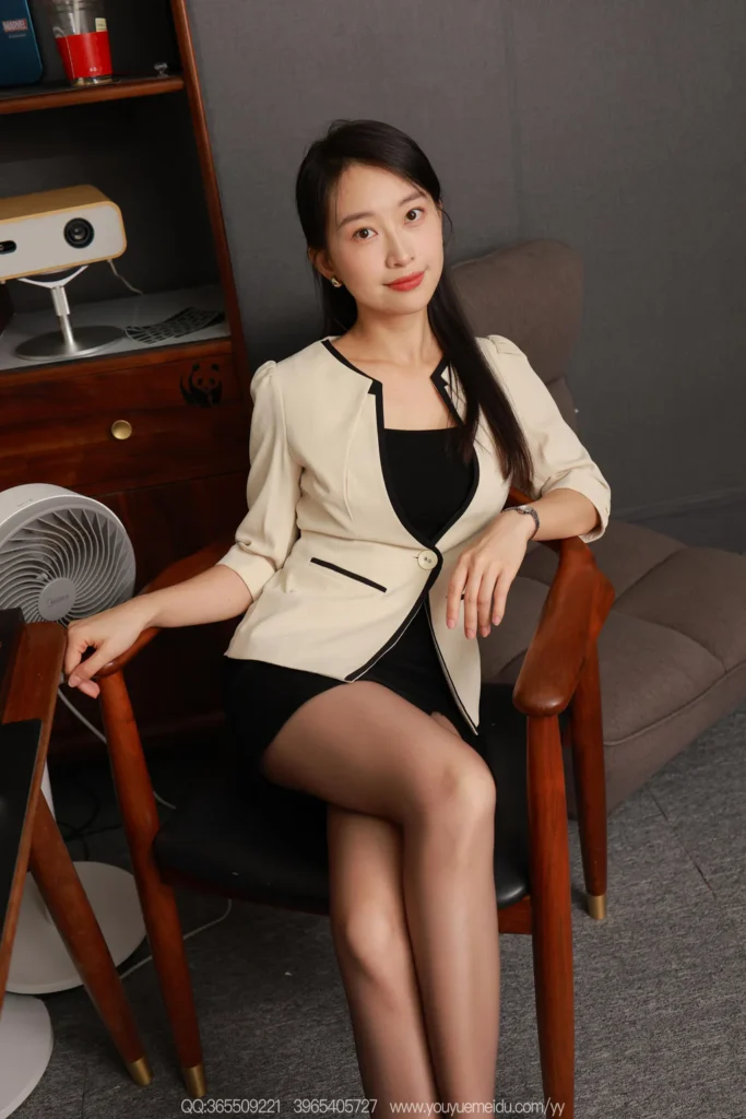 [IESS异思趣向] 2025.10.28 丝享家2196：小婕《温柔OL风》[104P/97MB]插图3