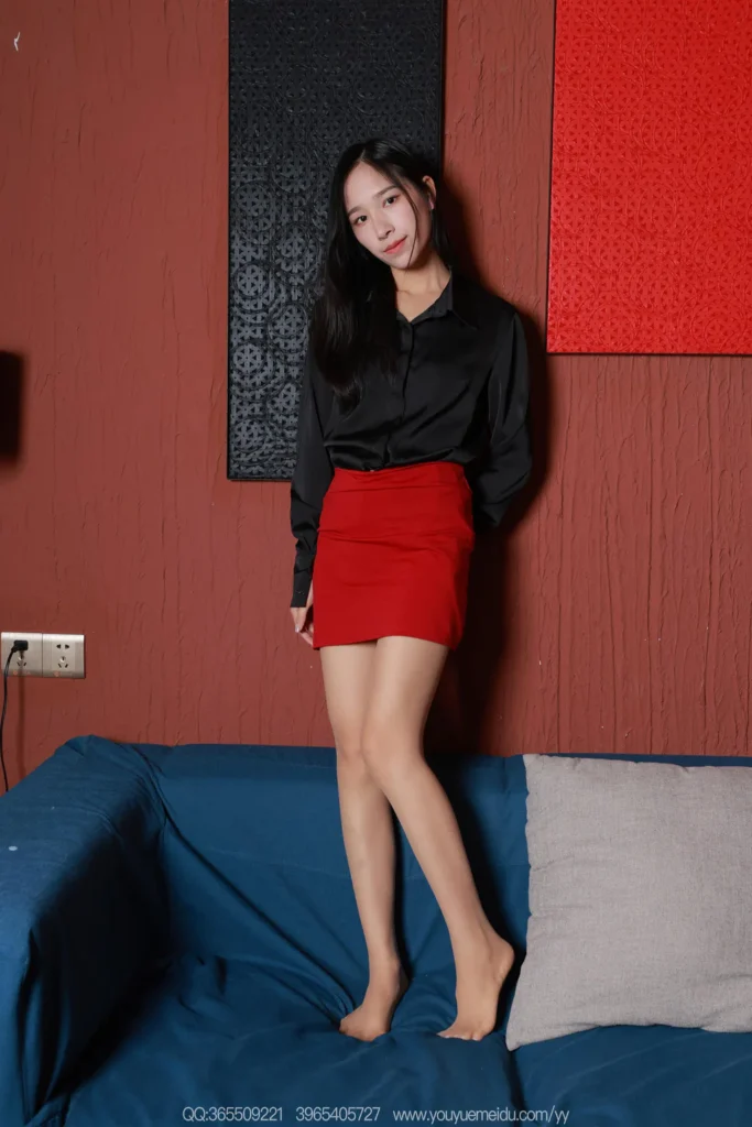 [IESS异思趣向] 2025.10.30 丝享家2198：美子《舒适沙发》[90P/111MB]插图