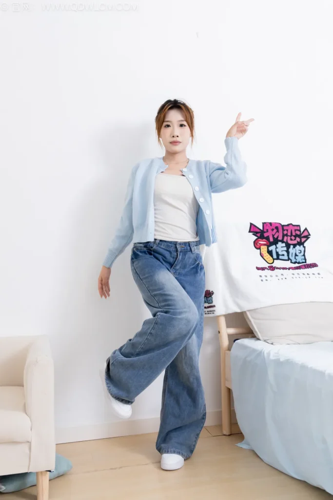 物恋传媒 NO.2545 小艺-板鞋、纯白棉袜、裸足[150P/1V/3.85GB]插图1