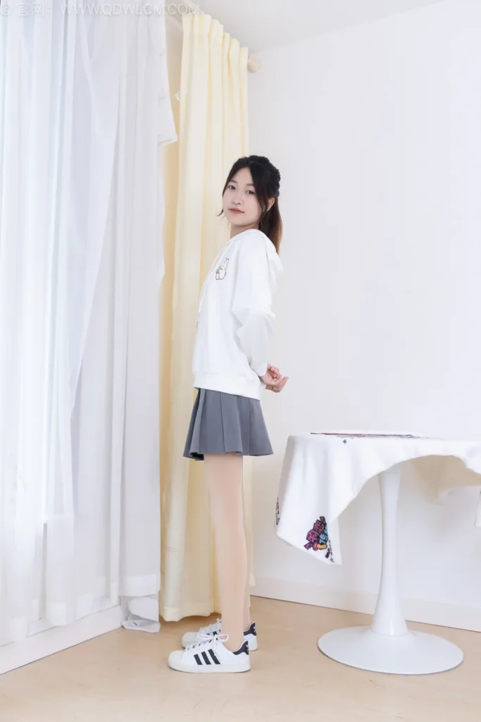 物恋传媒 NO.2547 小夏-板鞋、厚肉丝[165P/1V/3.93GB]插图2