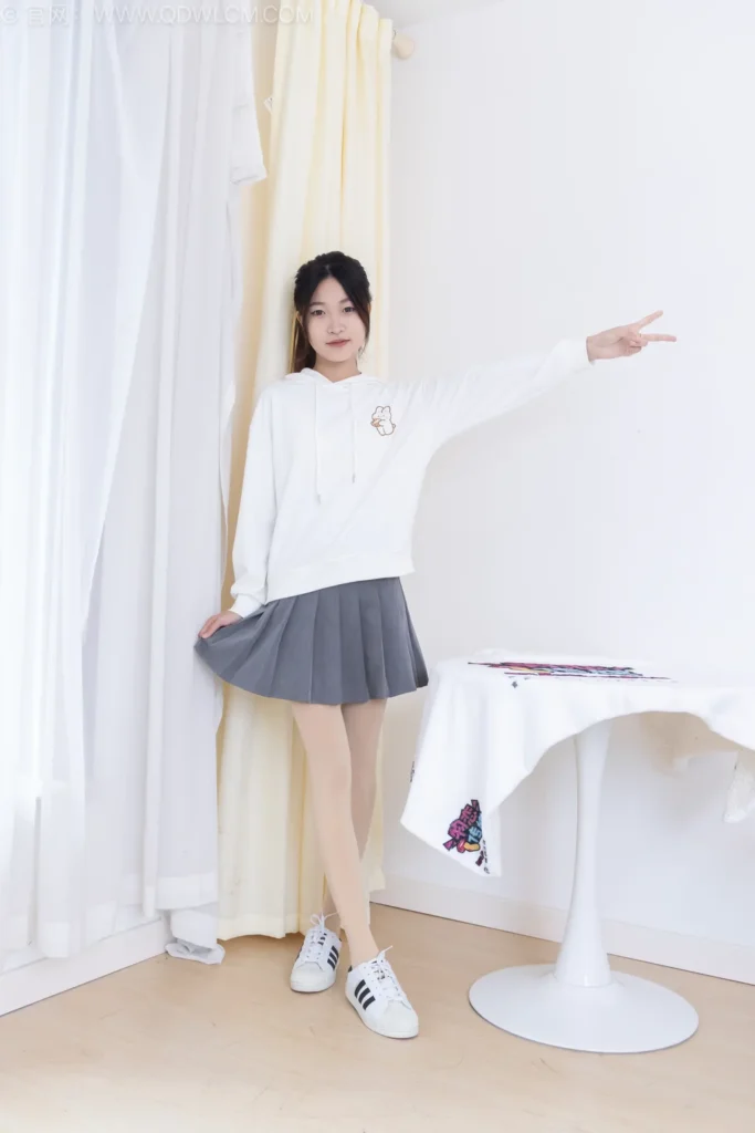 物恋传媒 NO.2547 小夏-板鞋、厚肉丝[165P/1V/3.93GB]插图1