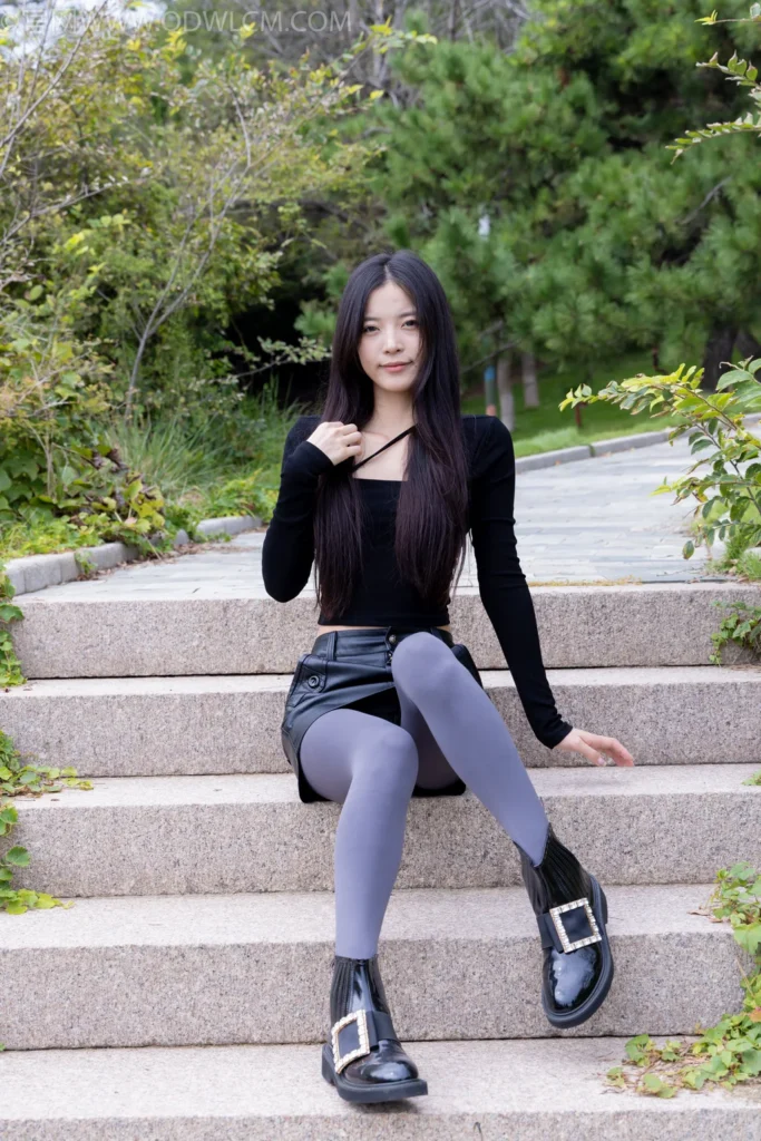 物恋传媒 NO.2549 茯苓-短靴、厚灰丝[250P/1V/6.29GB]插图